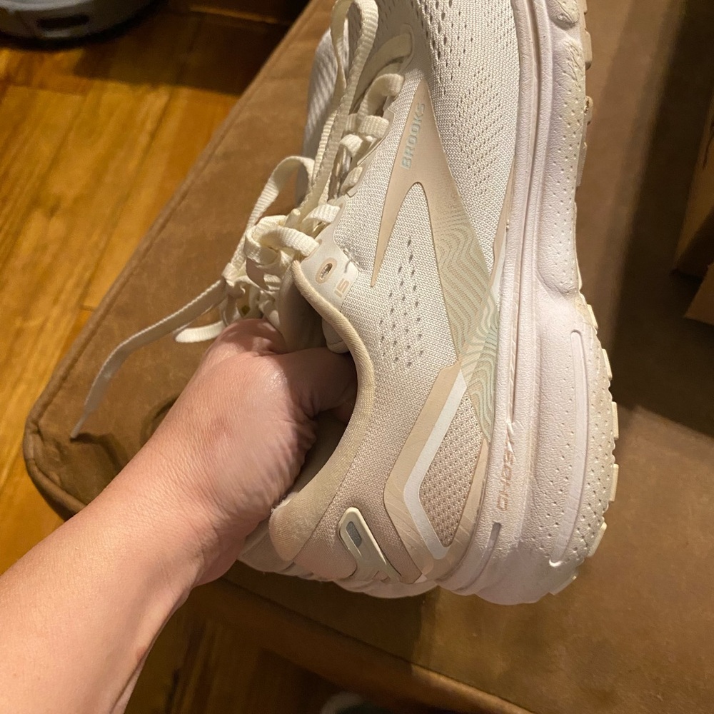 Brooks Women's Cream Athletic Shoes
